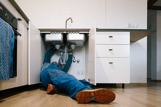 Professional Plumbing technician working in Burlington, IA